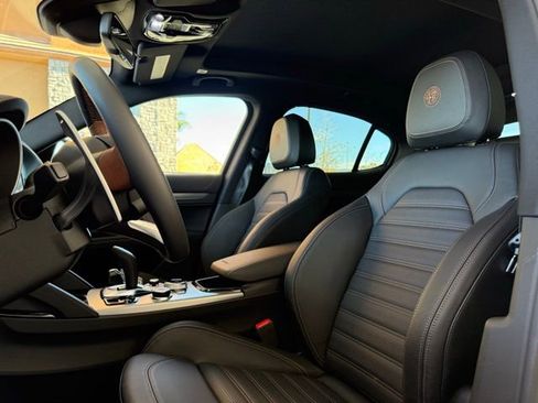 New 2025 Alfa Romeo Stelvio Sprint image 15