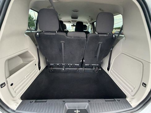 Used 2020 Dodge Grand Caravan SE FWD image 35