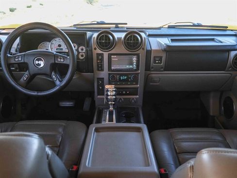 Used 2004 HUMMER H2 w/ Chrome Appearance Package image 17