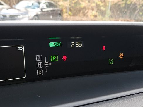 Used 2022 Toyota Prius Prime XLE image 23