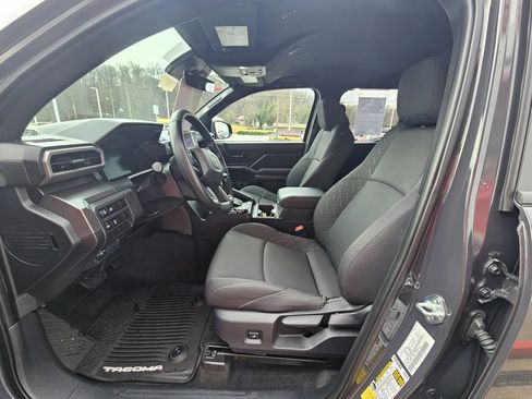 Certified 2025 Toyota Tacoma SR5 image 16