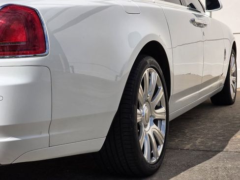 Used 2016 Rolls-Royce Ghost image 38