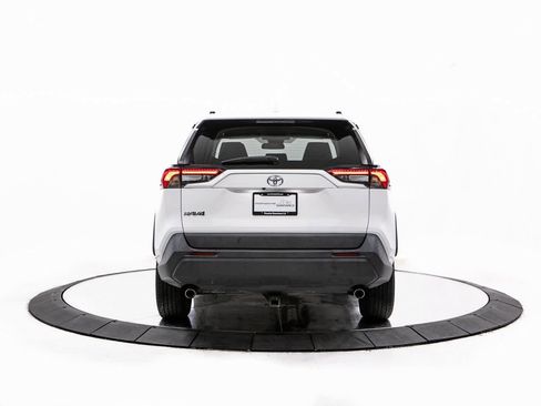 Used 2021 Toyota RAV4 LE w/ Carpet Mat Package (TMS) image 6