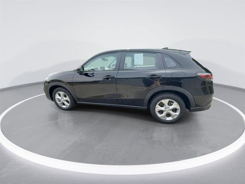 Used 2023 Honda HR-V LX image 5