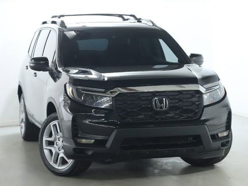 Used 2024 Honda Passport EX-L image 2