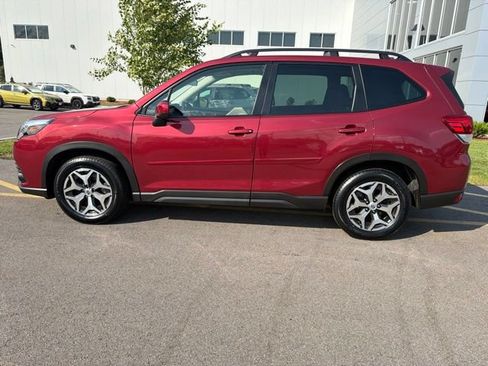 Used 2023 Subaru Forester Premium AWD/4WD image 8