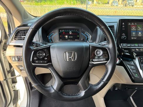 Used 2022 Honda Odyssey Touring image 17