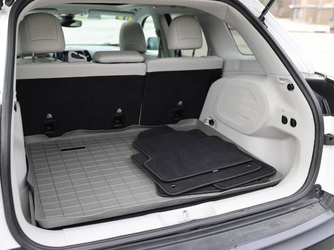 Used 2019 Jeep Cherokee Limited image 14