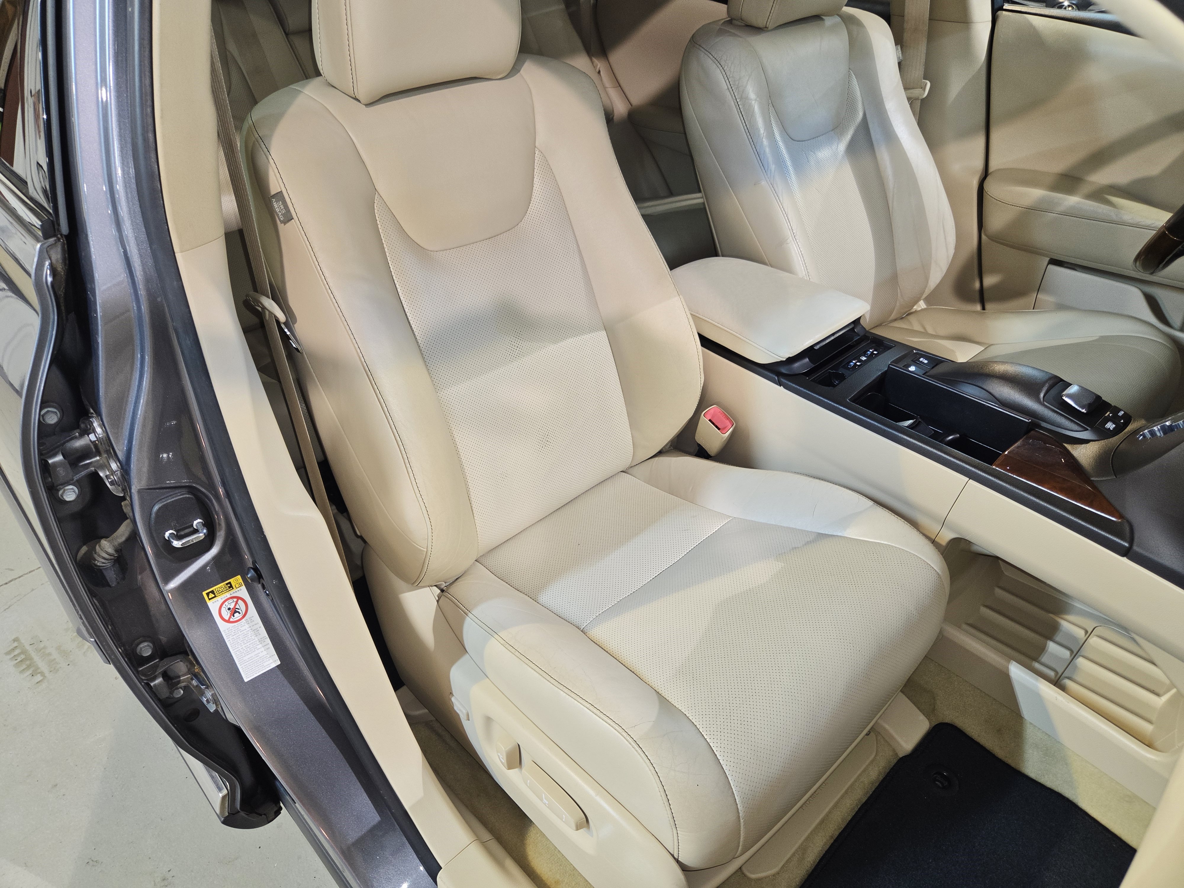 Used 2013 Lexus RX 450h FWD w/ Navigation Pkg image 32