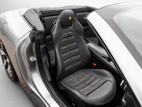 Certified 2022 Ferrari Portofino M RWD image 50