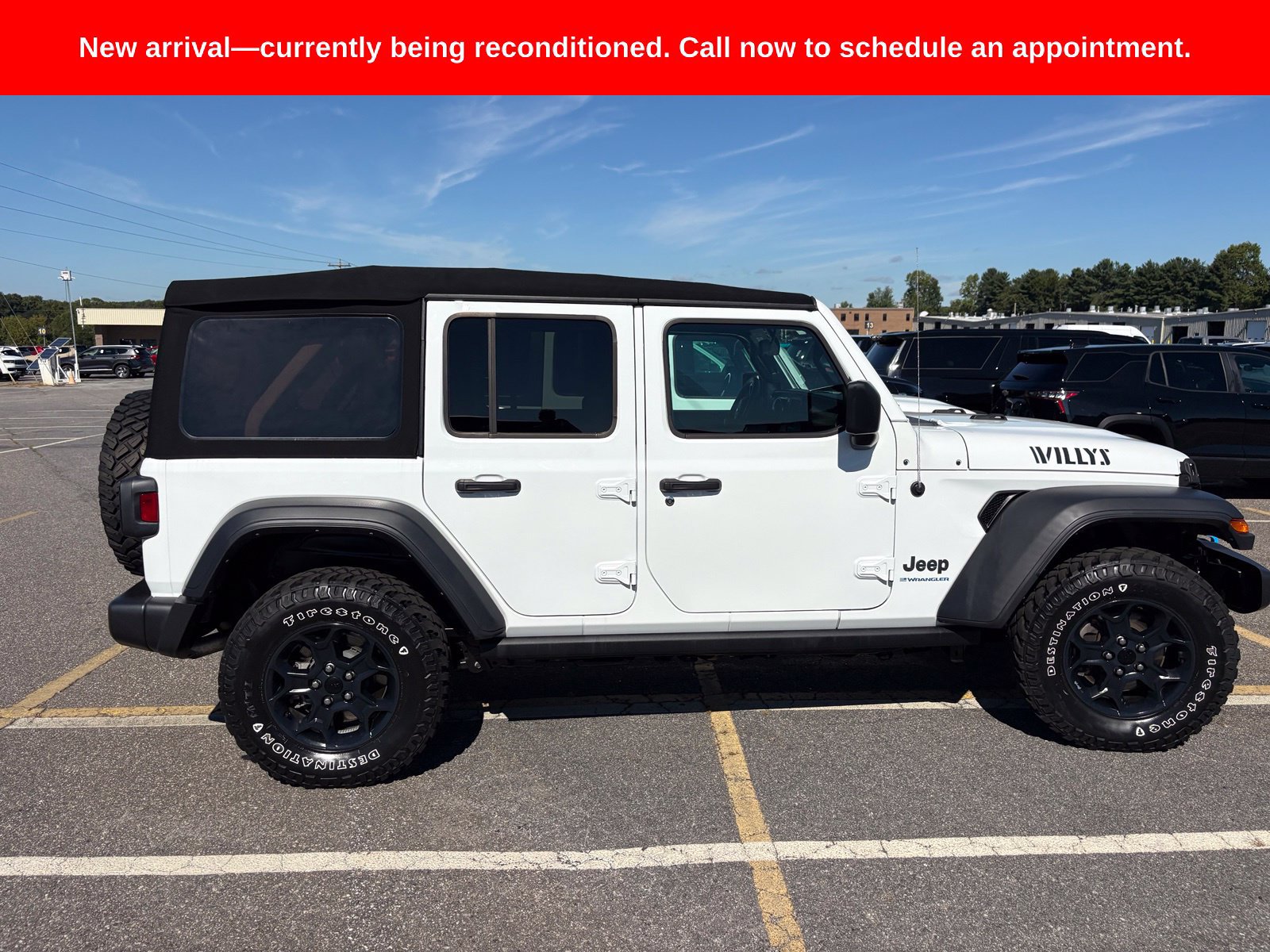 Used 2023 Jeep Wrangler Unlimited w/ Cold Weather Group AWD/4WD image 3