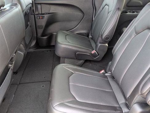 New 2026 Chrysler Pacifica Select FWD image 25