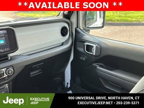Used 2024 Jeep Wrangler Unlimited image 27