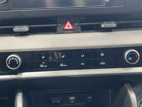 Used 2024 Kia Sportage LX image 18