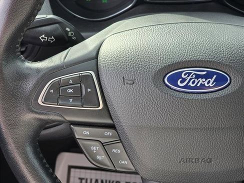 Used 2019 Ford Escape SEL image 16