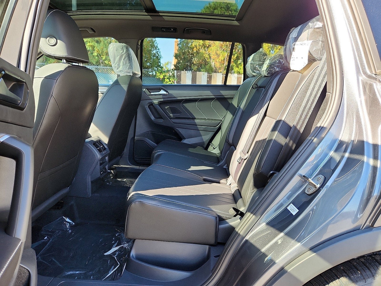 New 2024 Volkswagen Tiguan SE R-Line AWD/4WD image 8