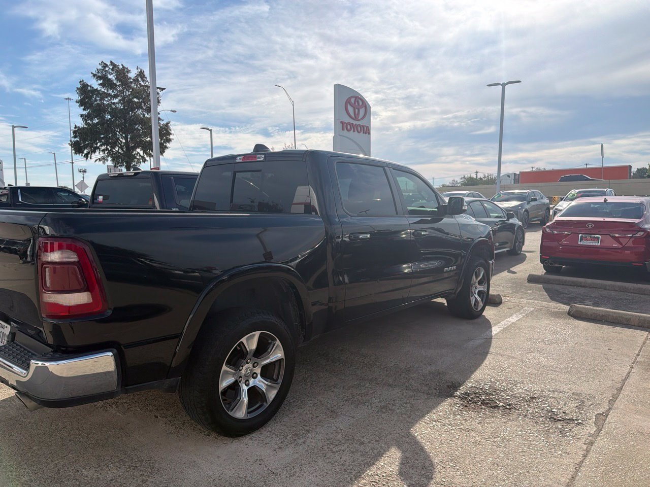 Used 2019 RAM 1500 Laramie RWD image 5