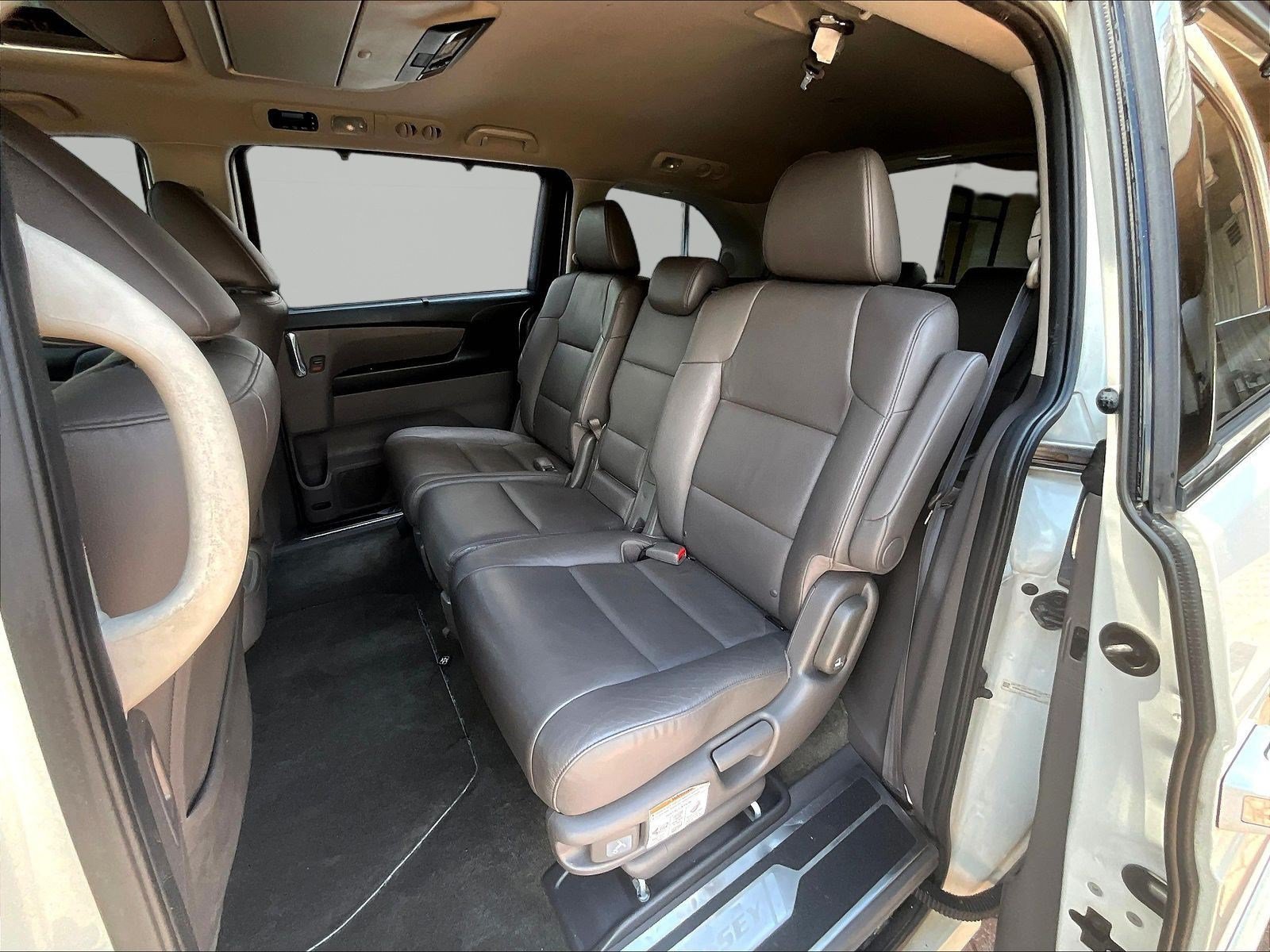Used 2016 Honda Odyssey Touring Elite image 22