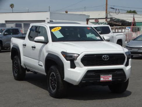 Used 2024 Toyota Tacoma TRD Off-Road w/ TRD Off Road Upgrade Package image 2