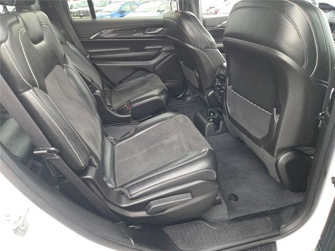 Certified 2023 Jeep Grand Cherokee L Laredo image 12