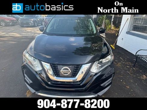 Used 2017 Nissan Rogue S image 2