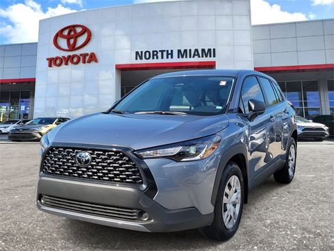 Used 2025 Toyota Corolla Cross L image 2