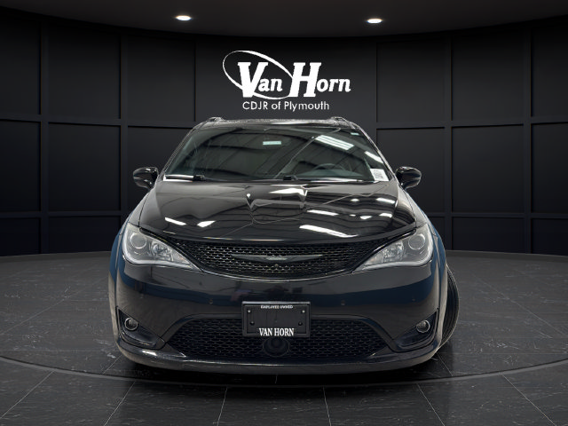 Used 2020 Chrysler Pacifica Limited FWD image 2
