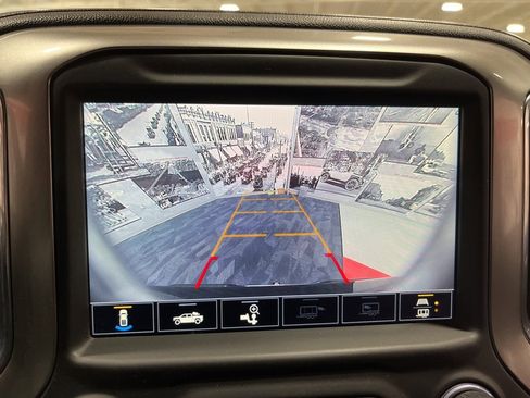 Used 2021 Chevrolet Silverado 1500 LTZ w/ Z71 Off-Road Package image 31