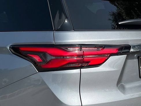 Used 2023 Chevrolet Traverse LS w/ Safety Package FWD image 12
