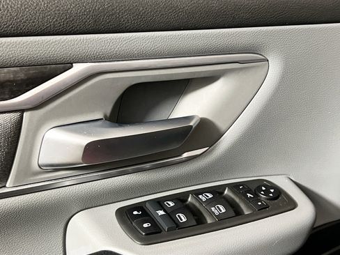 Used 2021 RAM 1500 Big Horn RWD image 16