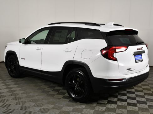 Used 2024 GMC Terrain AT4 AWD/4WD image 8