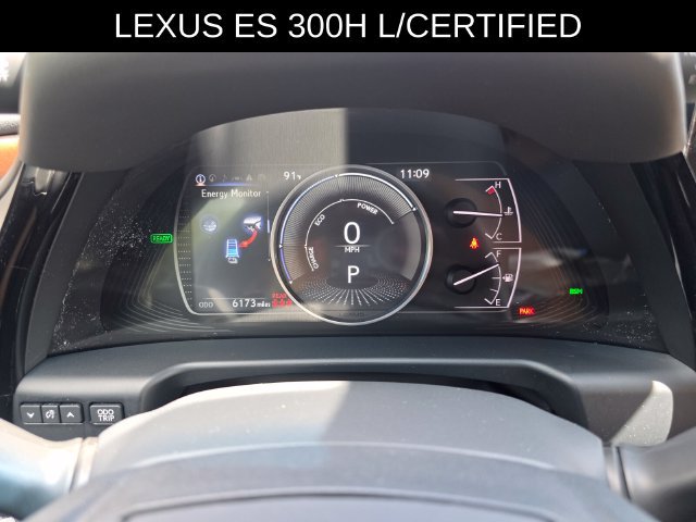 Used 2025 Lexus ES 300h w/ Premium Package FWD image 29