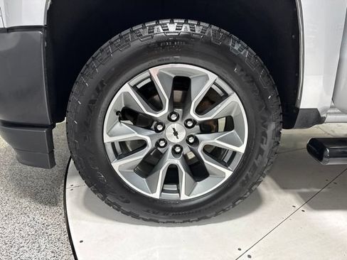 Used 2017 Chevrolet Silverado 1500 W/T w/ Trailering Package AWD/4WD image 5
