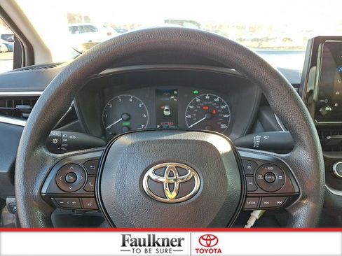 Certified 2025 Toyota Corolla LE image 18
