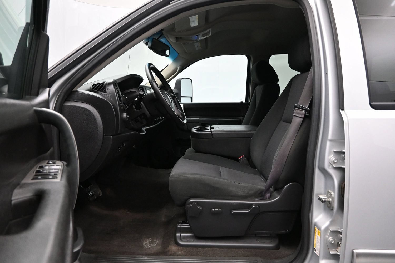 Used 2013 Chevrolet Silverado 1500 LT w/ All-Star Edition AWD/4WD image 9