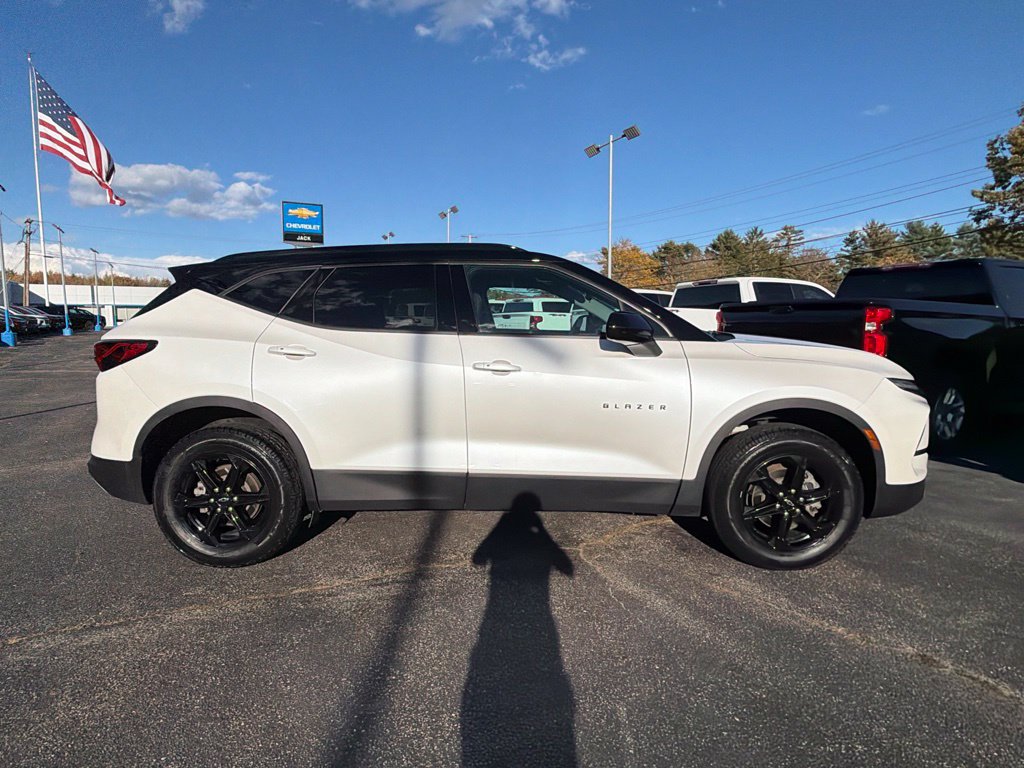 Used 2024 Chevrolet Blazer LT w/ Midnight/Sport Edition AWD/4WD image 8