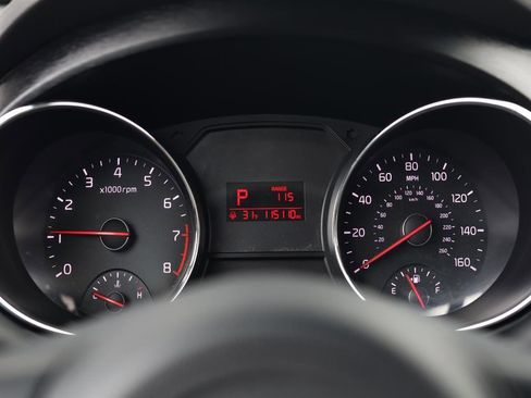 Used 2017 Kia Sedona LX image 15