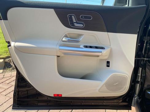 Certified 2025 Mercedes-Benz GLA 250 image 23