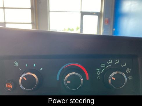 Used 2025 GMC Savana 2500 w/ Driver Convenience Package RWD image 6