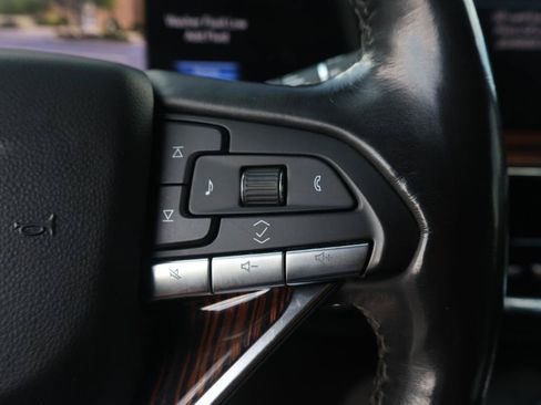 Used 2023 Cadillac Escalade ESV Premium Luxury AWD/4WD image 47