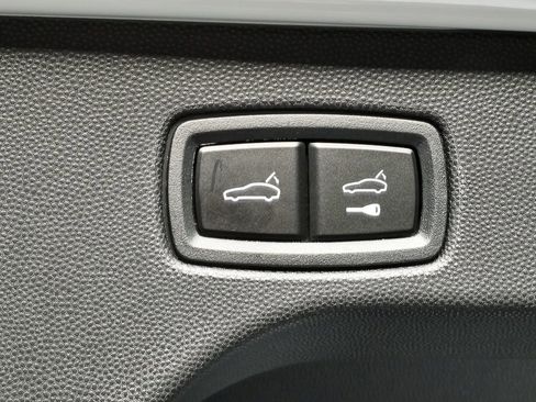 New 2026 Porsche Macan Electric image 31