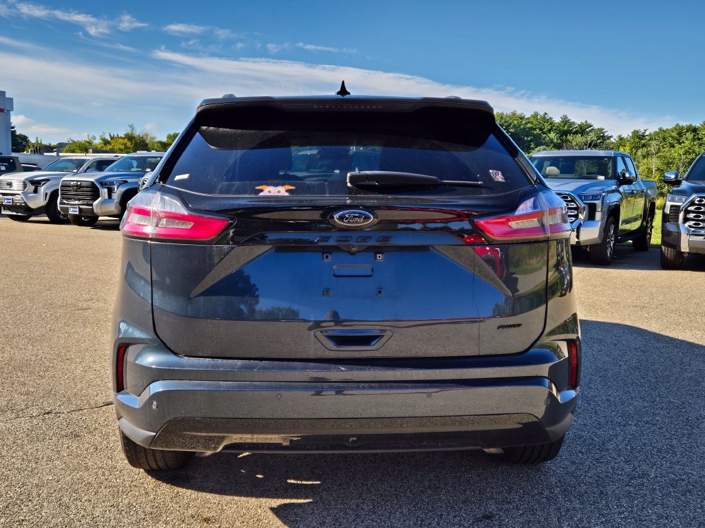 Used 2023 Ford Edge SE w/ Black Appearance Package AWD/4WD image 4