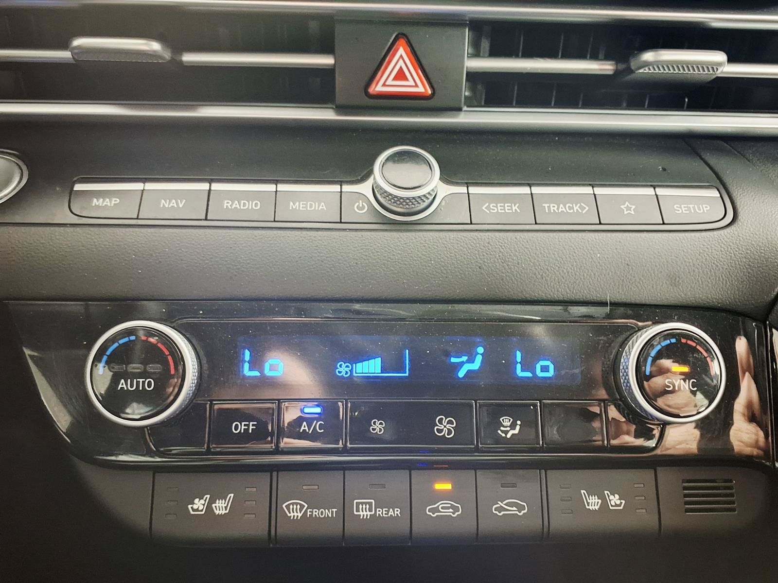 Certified 2023 Hyundai Elantra Limited FWD image 20