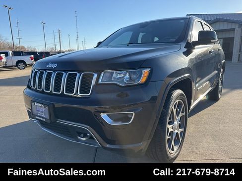 Used 2018 Jeep Grand Cherokee Limited image 2