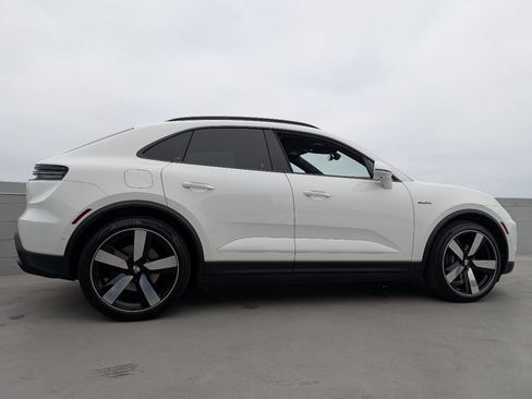 Used 2025 Porsche Macan Electric RWD image 24