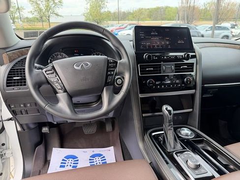 Certified 2024 INFINITI QX80 Premium Select w/ All-Season Package image 13