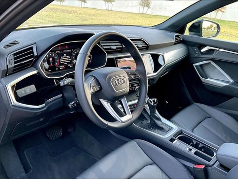 Used 2025 Audi Q3 2.0T Premium Plus w/ Premium Plus Package image 16