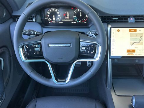 New 2026 Land Rover Discovery Sport Landmark image 25