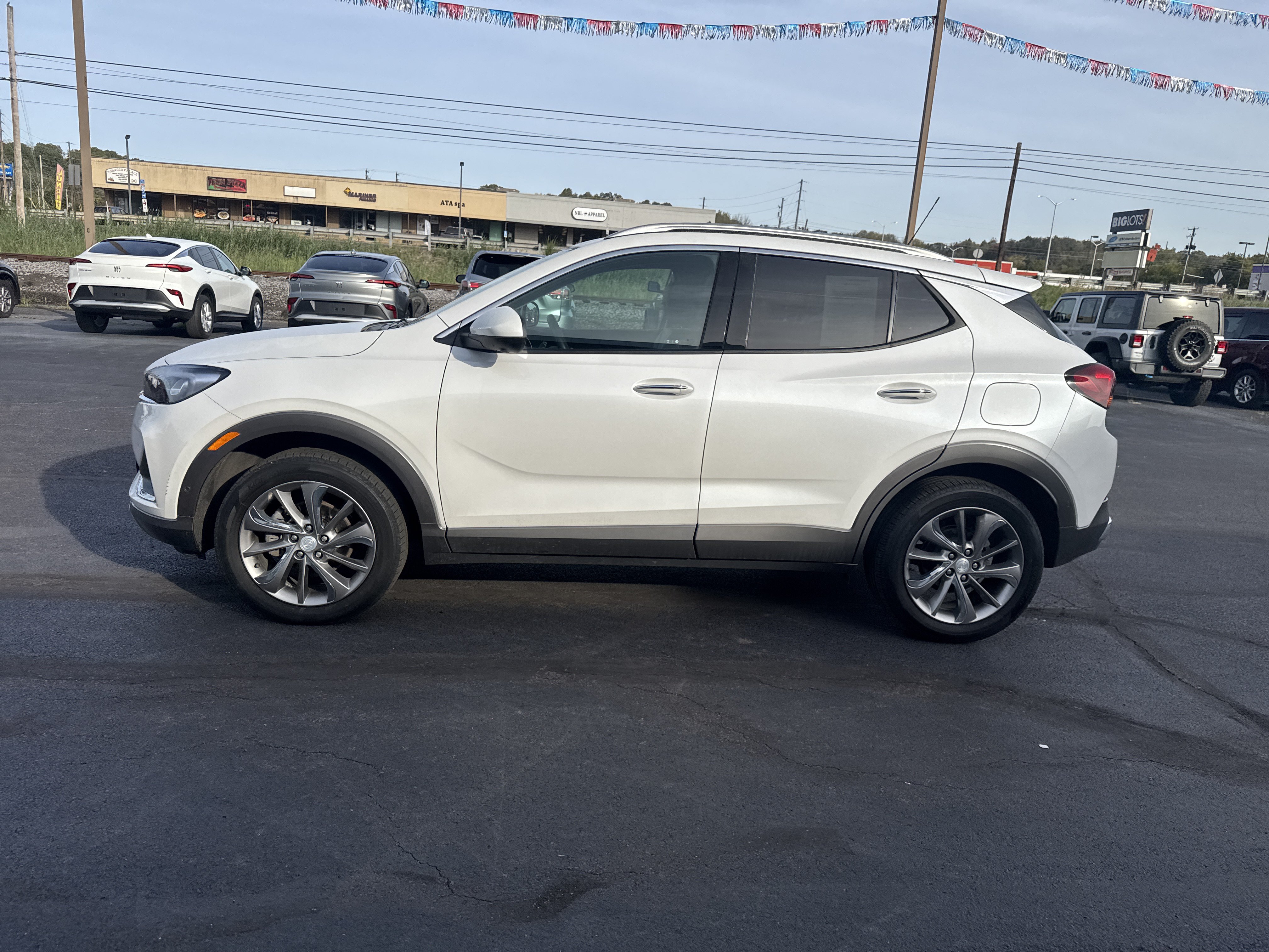 Used 2023 Buick Encore GX Essence w/ Advanced Technology Package AWD/4WD image 4