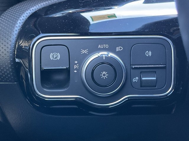 Used 2023 Mercedes-Benz CLA 250 4MATIC image 29